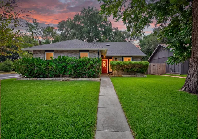 Photo 1 of Single family home for sale at 6605 Woodhue Dr, Austin, TX 78745 | MLS# 1154416 | Listing updated on 2026-09-06