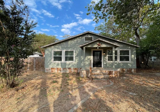 Photo 1 of Single family home for sale at 503 Byrne St, Smithville, TX 78957 | MLS# 4386178 | Listing updated on 2026-09-03
