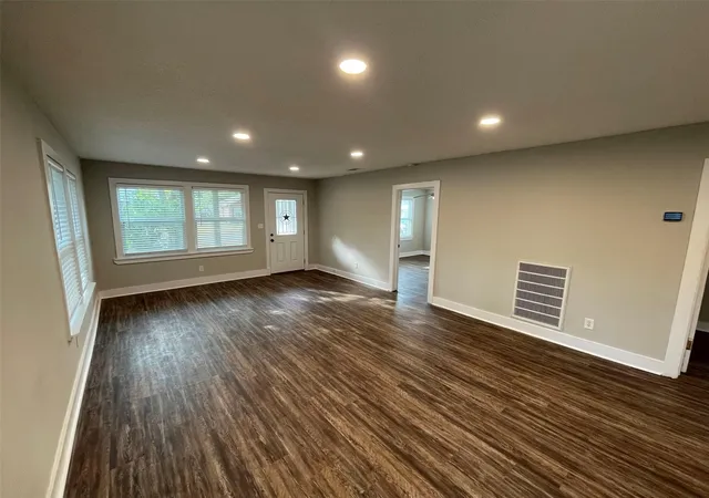 Photo 3 of Single family home for sale at 503 Byrne St, Smithville, TX 78957 | MLS# 4386178 | Listing updated on 2026-09-03