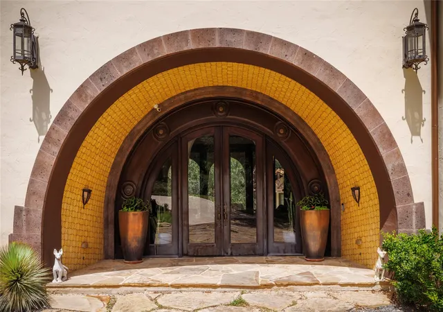 Photo 3 of Mansion for sale at 7112 Greenshores Dr #3, Austin, TX 78730 | MLS# 1546220 | Listing updated on 2026-09-04
