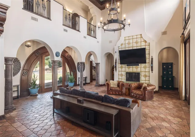 Photo 4 of Single family home for sale at 7112 Greenshores Dr #3, Austin, TX 78730 | MLS# 1546220 | Listing updated on 2026-09-04