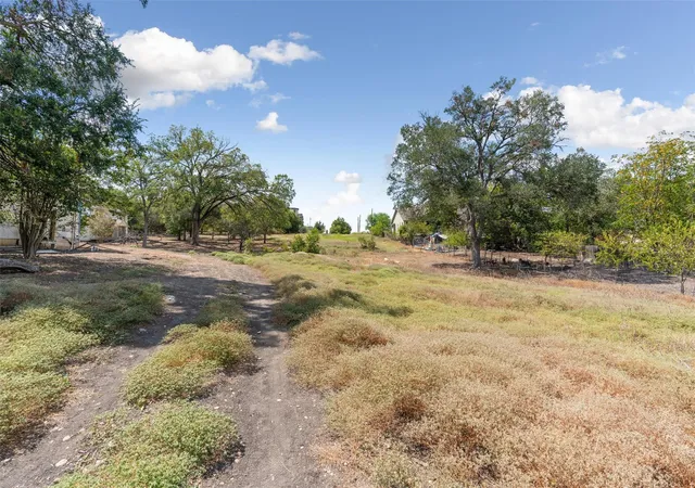 Photo 3 of Land for sale at 2404 Thrasher Ln, Austin, TX 78741 | MLS# 8202061 | Listing updated on 2026-09-04