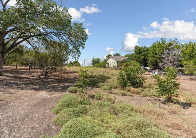 Photo 4 of Land for sale at 2404 Thrasher Ln, Austin, TX 78741 | MLS# 8202061 | Listing updated on 2026-09-04