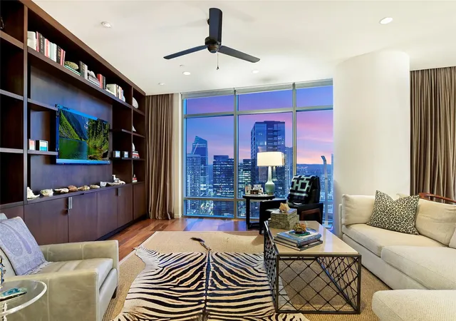 Photo 3 of Condo for sale at 200 Congress Ave #30E, Austin, TX 78701 | MLS# 9593065 | Listing updated on 2026-09-04