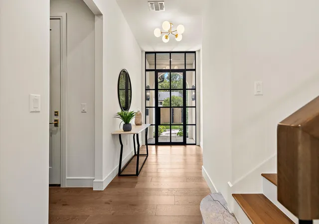 Photo 3 of Single family home for sale at 2705 Warren St, Austin, TX 78703 | MLS# 9476440 | Listing updated on 2026-09-03