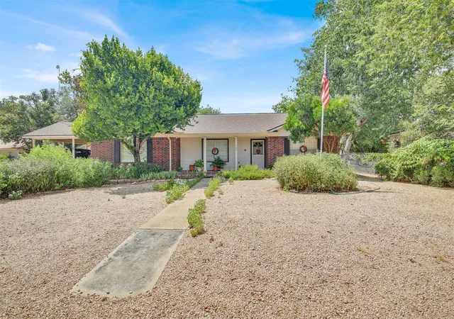 Photo 1 of Single family home for sale at 107 Taylor Dr, Spicewood, TX 78669 | MLS# 6190372 | Listing updated on 2026-09-04