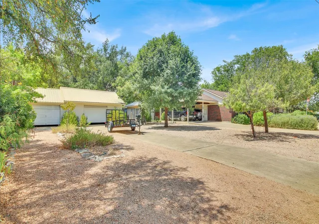 Photo 3 of Single family home for sale at 107 Taylor Dr, Spicewood, TX 78669 | MLS# 6190372 | Listing updated on 2026-09-04