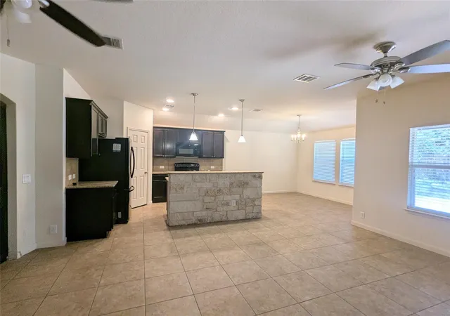 Photo 2 of Single family home for sale at 129 Park Ln, San Marcos, TX 78666 | MLS# 1233815 | Listing updated on 2026-09-04