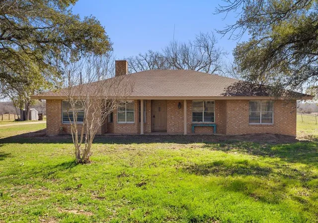 Photo 2 of Single family home for sale at 950 S Fm 486, Thorndale, TX 76577 | MLS# 3353023 | Listing updated on 2026-09-04