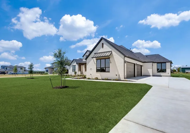 Photo 2 of Single family home for sale at 2453 Lineage Ln, Leander, TX 78641 | MLS# 3226279 | Listing updated on 2026-09-04