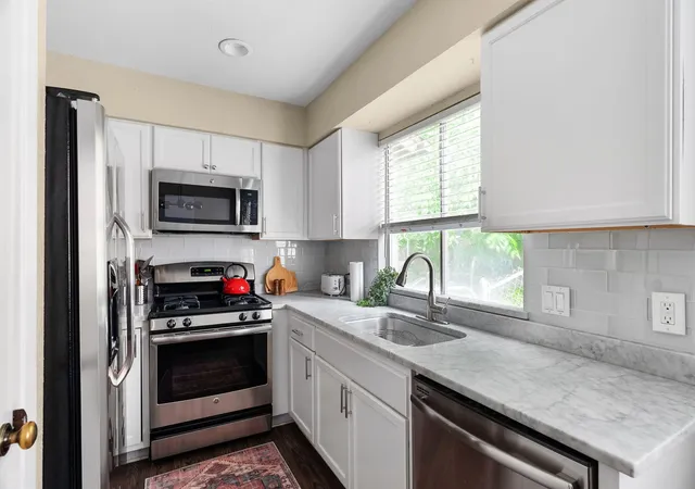 Photo 3 of House for sale at 2320 Montclaire St, Austin, TX 78704 | MLS# 5092399 | Listing updated on 2026-09-04