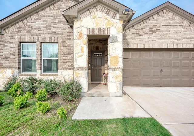 Photo 2 of Single family home for sale at 305 Windy Reed Rd, Hutto, TX 78634 | MLS# 9925145 | Listing updated on 2026-09-04