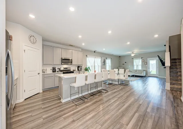 Photo 4 of Single family home for sale at 305 Windy Reed Rd, Hutto, TX 78634 | MLS# 9925145 | Listing updated on 2026-09-04