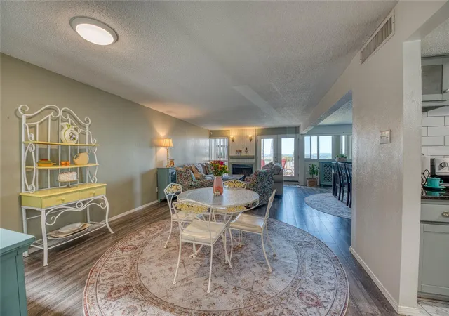 Listing Photo 5 - Condo for sale in building located at 306 Out Yonder, Horseshoe Bay, TX 78657 - Unit #162