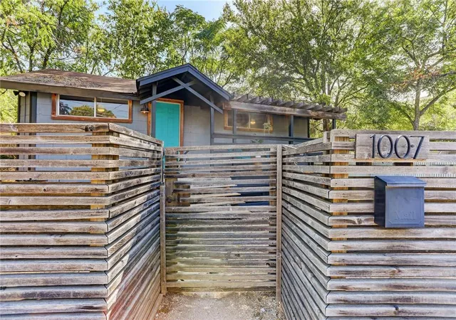 Photo 1 of Single family home for sale at 1007 Prospect Ave, Austin, TX 78702 | MLS# 9458376 | Listing updated on 2026-09-05