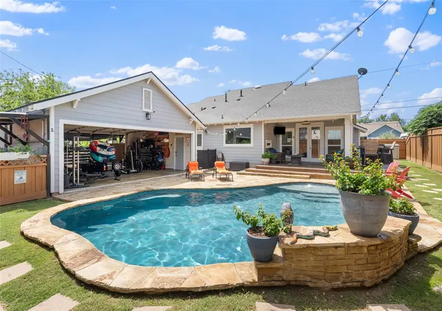 Photo 1 of Single family home for sale at 601 W 17th Street, Georgetown, TX 78626 | MLS# 2461741 | Listing updated on 2026-09-05