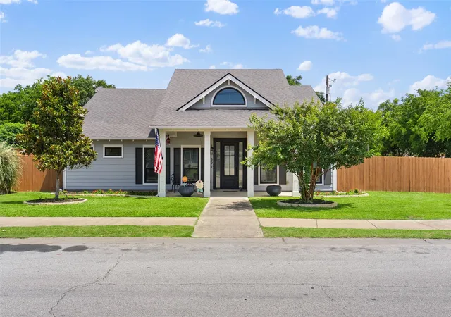 Photo 2 of Single family home for sale at 601 W 17th Street, Georgetown, TX 78626 | MLS# 2461741 | Listing updated on 2026-09-05