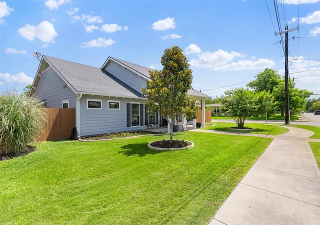 Photo 2 of Single family home for sale at 601 W 17th Street, Georgetown, TX 78626 | MLS# 2461741 | Listing updated on 2026-09-05