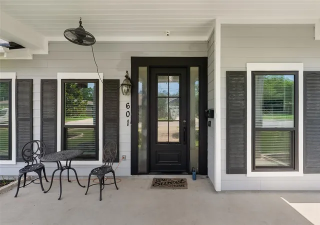 Photo 3 of Single family home for sale at 601 W 17th Street, Georgetown, TX 78626 | MLS# 2461741 | Listing updated on 2026-09-05