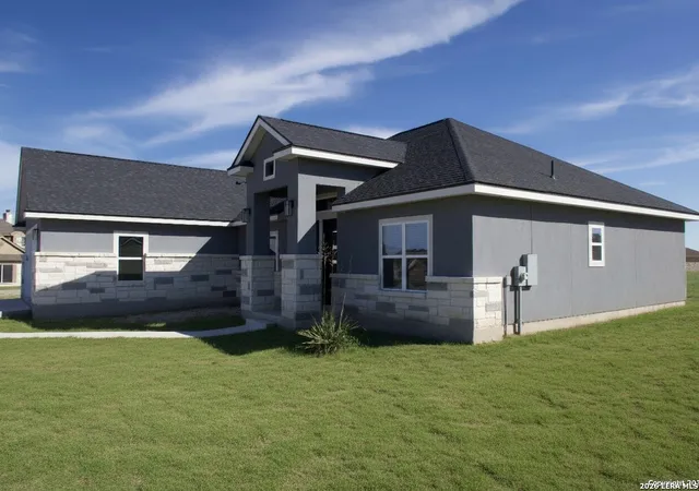 Photo 2 of Single family home for sale at 113 Pine Valley, La Vernia, TX 78121 | MLS# 1871149 | Listing updated on 2026-09-19