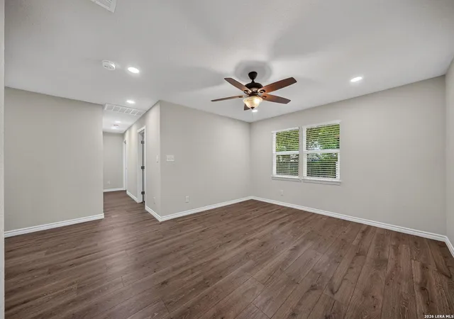 Photo 3 of Single family home for sale at 218 Park Ln, Universal City, TX 78148 | MLS# 1896576 | Listing updated on 2026-09-22