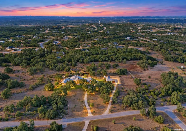 Photo 1 of Single family home for sale at 1043 Twin River, Canyon Lake, TX 78133 | MLS# 1908457 | Listing updated on 2026-09-08