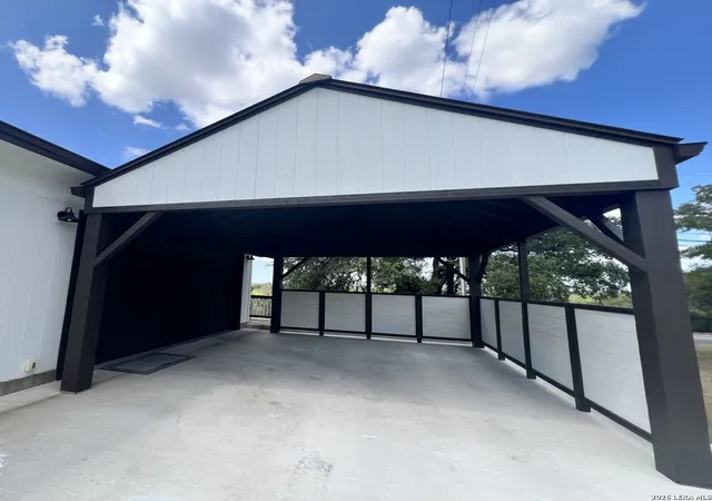 Photo 3 of Single family home for sale at 708 Taylor Dr, Marble Falls, TX 78657 | MLS# 1936776 | Listing updated on 2026-09-16