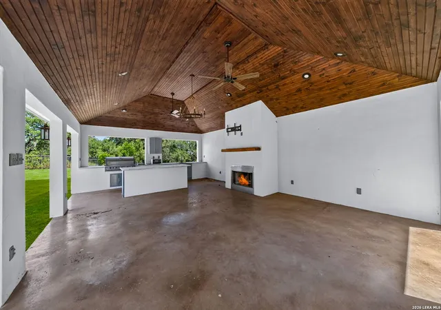 Photo 4 of Single family home for sale at 29440 Red Bud Hl, Fair Oaks Ranch, TX 78015 | MLS# 1945827 | Listing updated on 2026-09-14