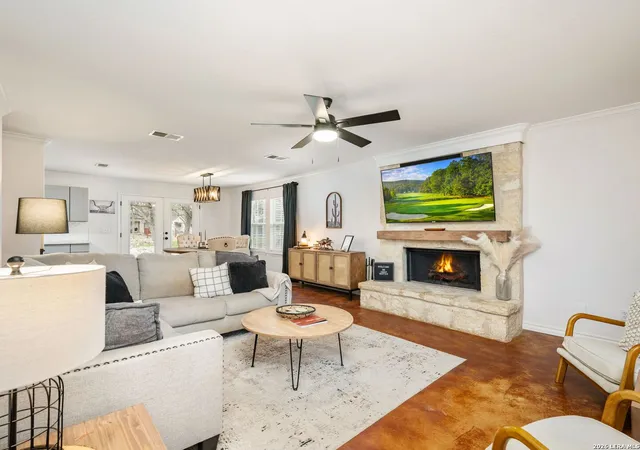 Photo 3 of Single family home for sale at 786 Deep Water Dr, Spring Branch, TX 78070 | MLS# 1956659 | Listing updated on 2026-09-10