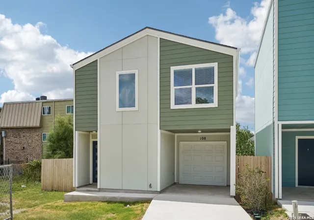 Photo 2 of Single family home for sale at 310 W Evergreen St #108, San Antonio, TX 78212 | MLS# 1957397 | Listing updated on 2026-09-16