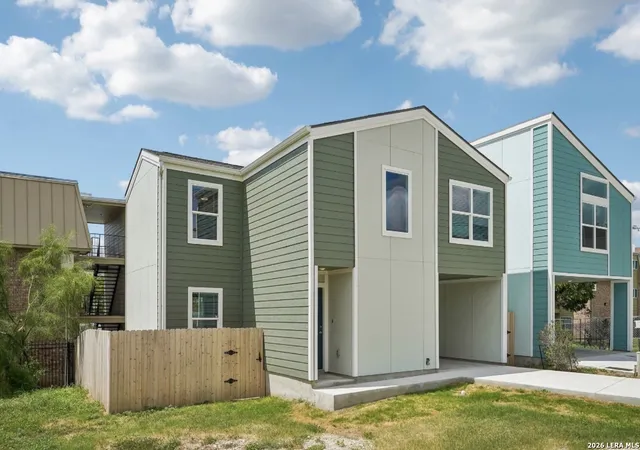 Photo 3 of Single family home for sale at 310 W Evergreen St #108, San Antonio, TX 78212 | MLS# 1957397 | Listing updated on 2026-09-16