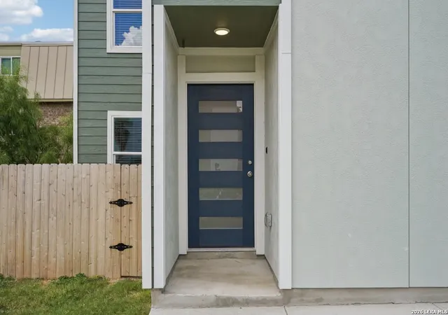 Photo 4 of Single family home for sale at 310 W Evergreen St #108, San Antonio, TX 78212 | MLS# 1957397 | Listing updated on 2026-09-16