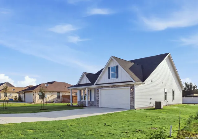 Photo 3 of Single family home for sale at 130 Merion Ln, La Vernia, TX 78121 | MLS# 1957855 | Listing updated on 2026-09-14