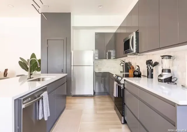 Photo 3 of Condo for sale at 711 S Olive St #UNIT 101, San Antonio, TX 78203 | MLS# 1961938 | Listing updated on 2026-09-11