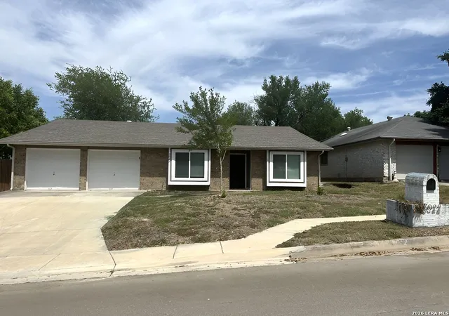 Photo 2 of Single family home for sale at 5022 Crestwood Dr, Schertz, TX 78108 | MLS# 1963412 | Listing updated on 2026-09-13