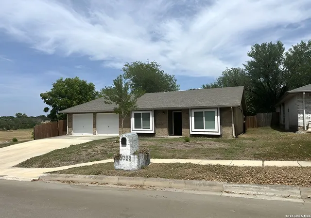 Photo 3 of Single family home for sale at 5022 Crestwood Dr, Schertz, TX 78108 | MLS# 1963412 | Listing updated on 2026-09-13