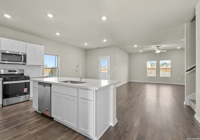 Photo 4 of Single family home for sale at 15617 Doublecreek Dr, San Antonio, TX 78253 | MLS# 1970134 | Listing updated on 2026-10-02