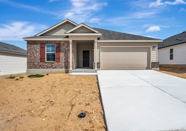 Photo 1 of Single family home for sale at 1032 Eagle Crossing, Seguin, TX 78155 | MLS# 1971626 | Listing updated on 2026-09-18