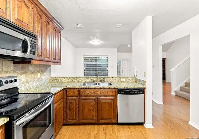 Photo 4 of Single family home for sale at 4507 Smokey Wood Ln, San Antonio, TX 78249 | MLS# 1972924 | Listing updated on 2026-09-19
