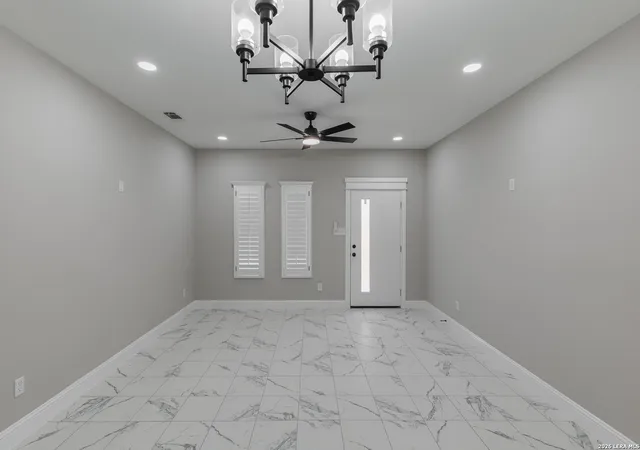 Listing Photo 5 - Condo for sale in building located at 1990 Las Quintas Blvd, Eagle Pass, TX 78552