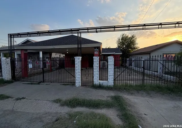 Photo 2 of Single family home for sale at 1558 Eidson Rd, Eagle Pass, TX 78852 | MLS# 1981479 | Listing updated on 2026-09-14