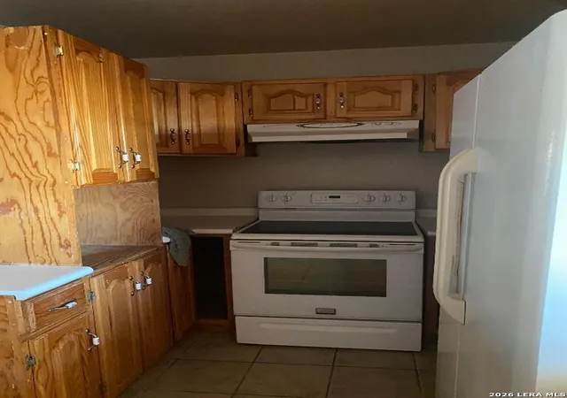 Photo 3 of Single family home for sale at 2288 Beverly Hills Blvd, Eagle Pass, TX 78852 | MLS# 1984887 | Listing updated on 2026-09-10