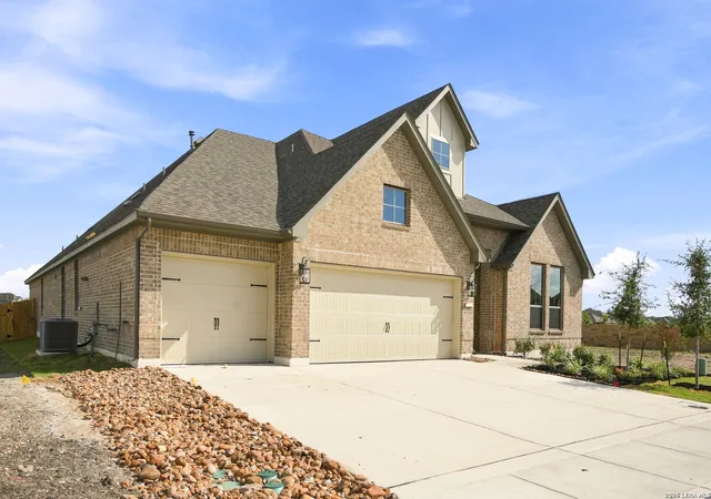 Photo 2 of Single family home for sale at 195 Grand Legacy, New Braunfels, TX 78130 | MLS# 1993857 | Listing updated on 2026-10-12