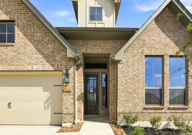 Photo 3 of Single family home for sale at 195 Grand Legacy, New Braunfels, TX 78130 | MLS# 1993857 | Listing updated on 2026-10-26
