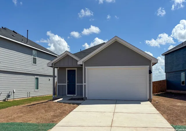Photo 1 of Single family home for sale at 219 Howard Dr, Maxwell, TX 78656 | MLS# 1994635 | Listing updated on 2026-10-12