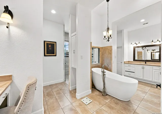 Photo 4 of Single family home for sale at 1357 Private Road 3702, San Antonio, TX 78253 | MLS# 1996547 | Listing updated on 2026-09-12