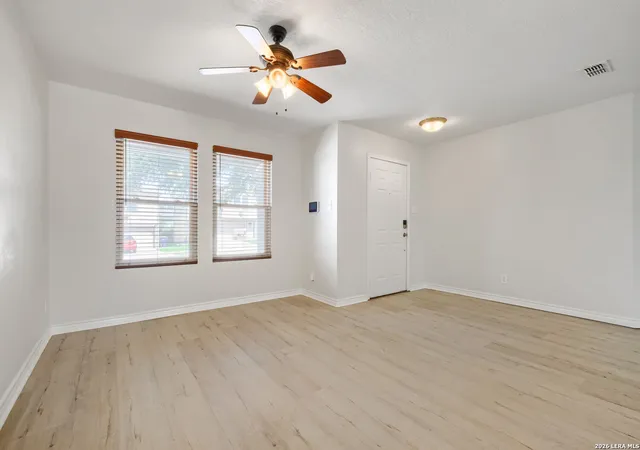 Photo 4 of Single family home for sale at 249 Hinge, Cibolo, TX 78108 | MLS# 1998287 | Listing updated on 2026-09-28