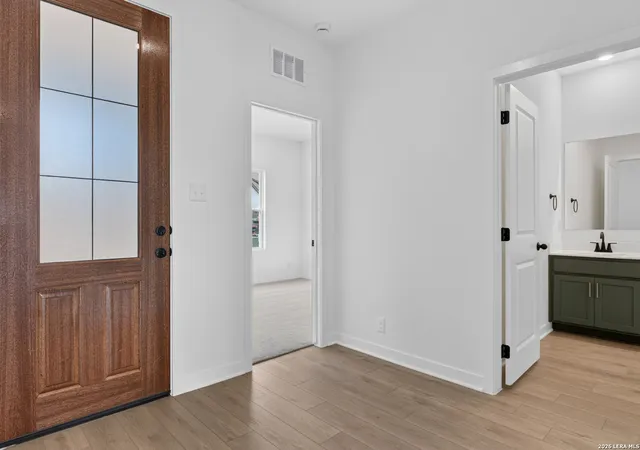 Photo 3 of Single family home for sale at 144 Yale St, San Marcos, TX 78666 | MLS# 2000454 | Listing updated on 2026-10-28