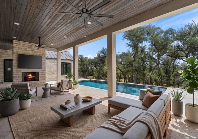 Photo 2 of Single family home for sale at 258 Mitchell Dr, Spring Branch, TX 78070 | MLS# 2001933 | Listing updated on 2026-09-13