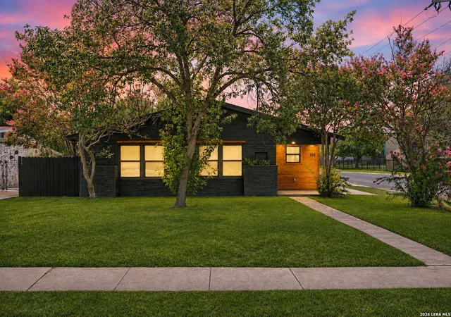 Photo 1 of Single family home for sale at 202 Lanark Dr, San Antonio, TX 78218 | MLS# 2002467 | Listing updated on 2026-09-18